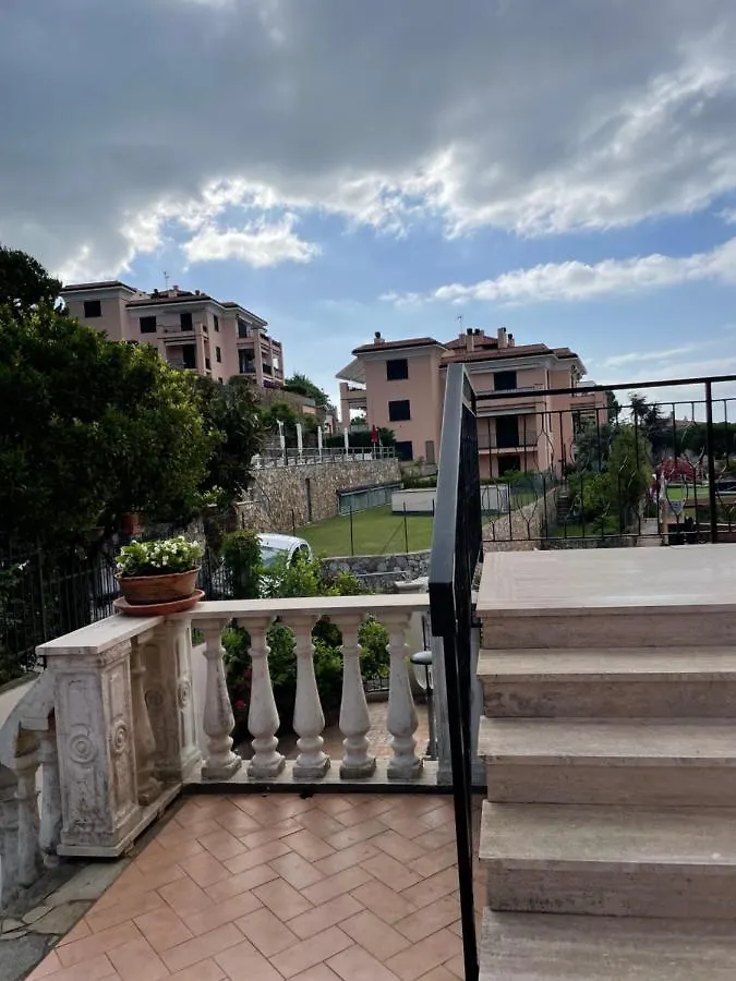Apartment Aurora & Nicole Ideal Per Biker E Parcheggio Gratuito Pietra Ligure