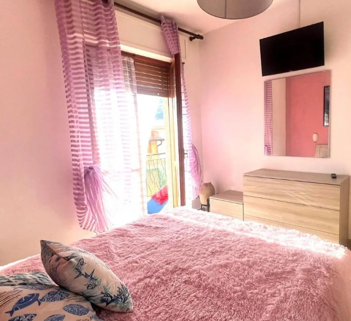 Apartment Aurora & Nicole Ideal Per Biker E Parcheggio Gratuito Pietra Ligure