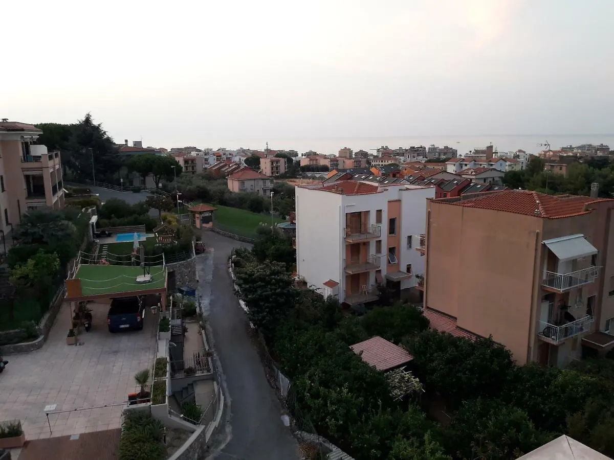 Apartment Aurora & Nicole Ideal Per Biker E Parcheggio Gratuito Pietra Ligure Italy