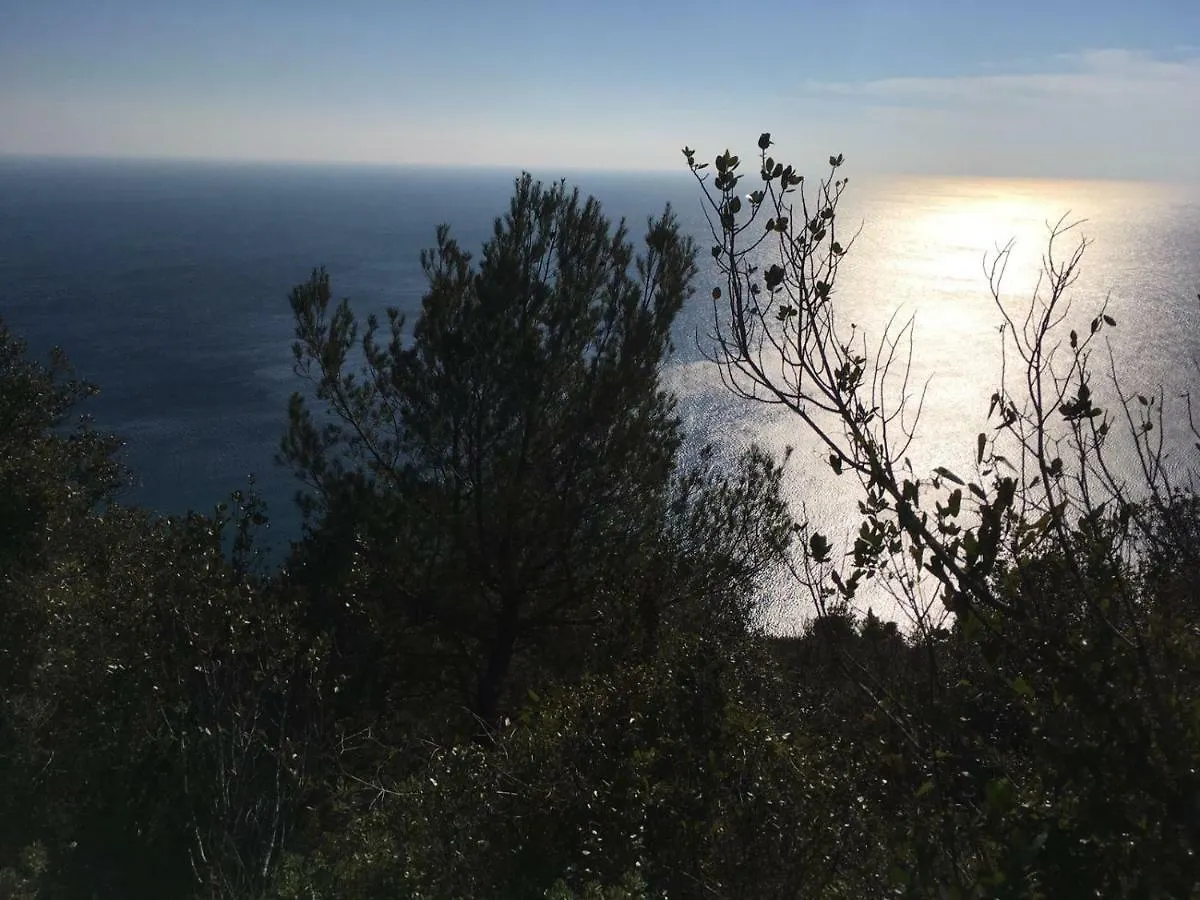 Apartment Aurora & Nicole Ideal Per Biker E Parcheggio Gratuito Pietra Ligure 0*,  Italy