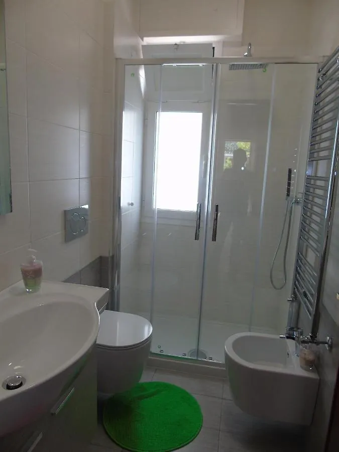 Apartment Aurora & Nicole Ideal Per Biker E Parcheggio Gratuito Pietra Ligure